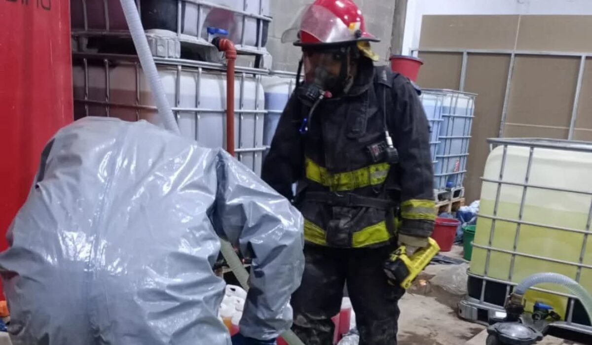 Materiales peligrosos y depósitos abandonados: la lección que dejó un derrame de ácido muriático en Esteban Echeverría