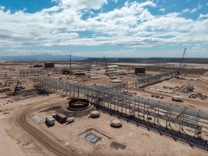 Tecpetrol lleva Los Toldos II Este a una fase industrial que presiona proveedores y logística