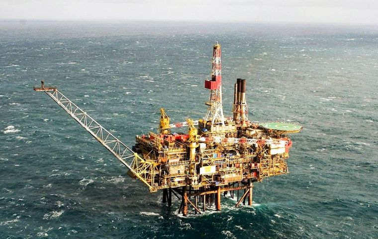 Argentina consolida su giro exportador: libre mercado de hidrocarburos y licitación offshore como señal al capital global